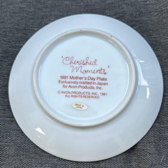 ๐Vintage AVON 1981 Motherโs Day Plate Cherished Moments Exclusively From Japan - Picture 7 of 9